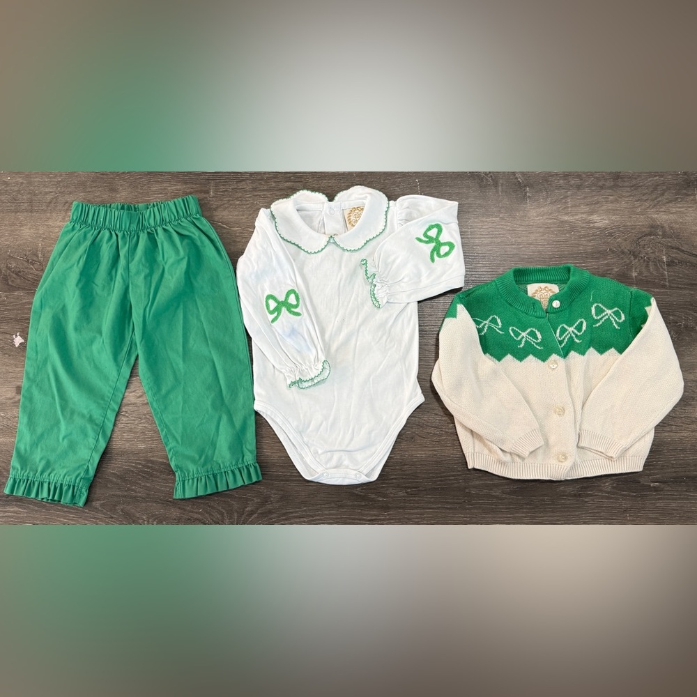 TBBC 12-18mos bow set, VGUC